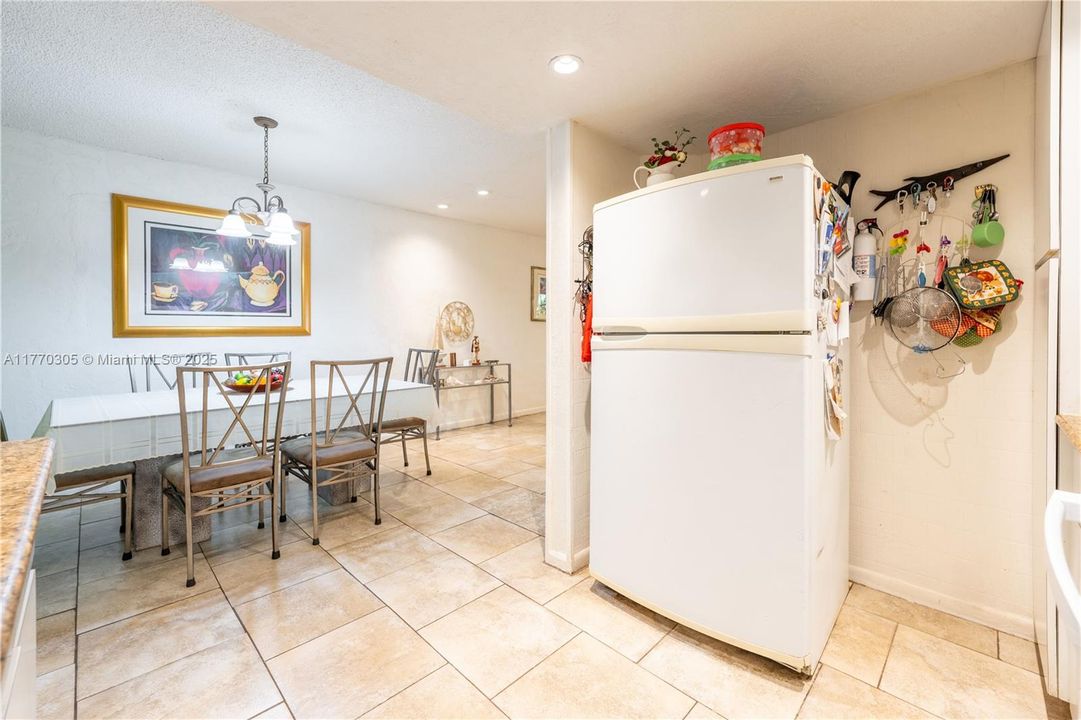 Recently Sold: $510,000 (3 beds, 2 baths, 1551 Square Feet)