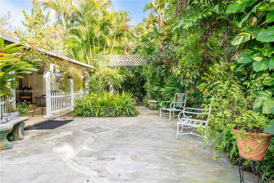 Recently Sold: $510,000 (3 beds, 2 baths, 1551 Square Feet)