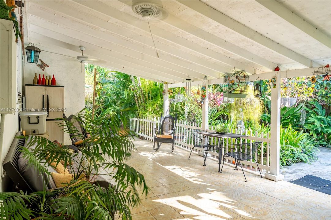 Recently Sold: $510,000 (3 beds, 2 baths, 1551 Square Feet)