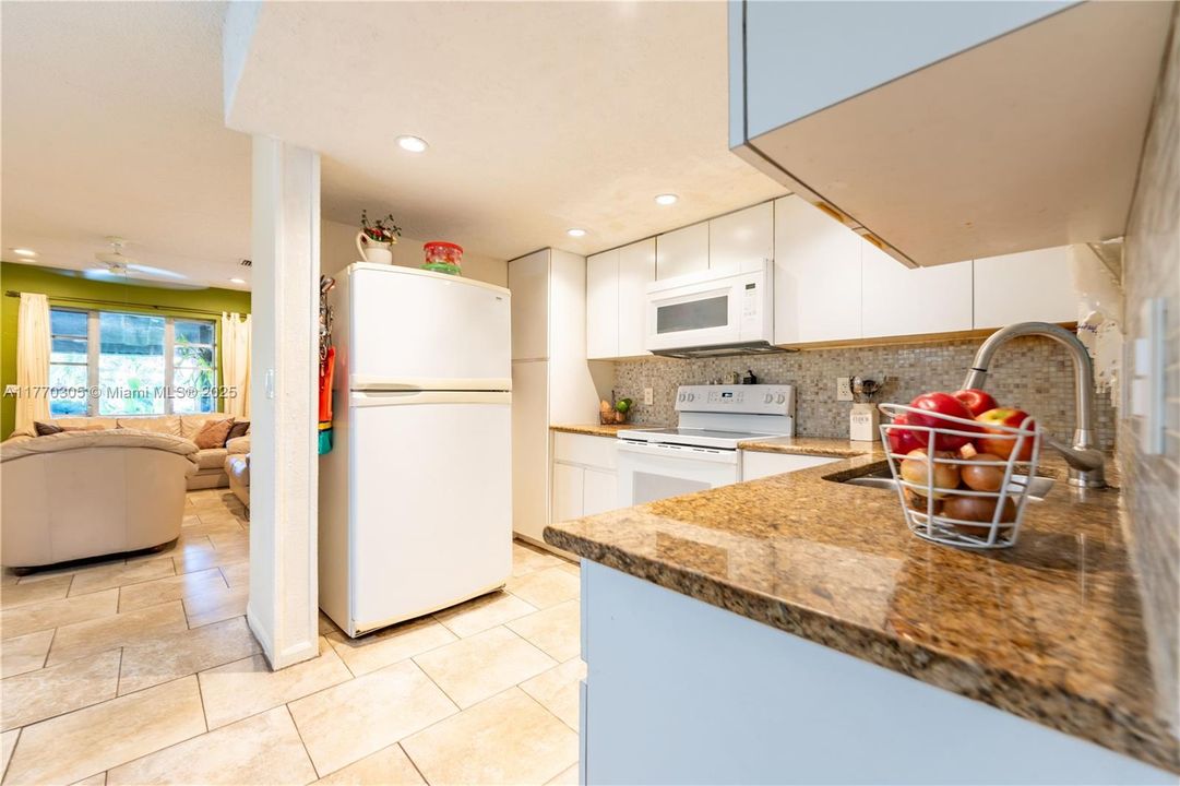 Recently Sold: $510,000 (3 beds, 2 baths, 1551 Square Feet)