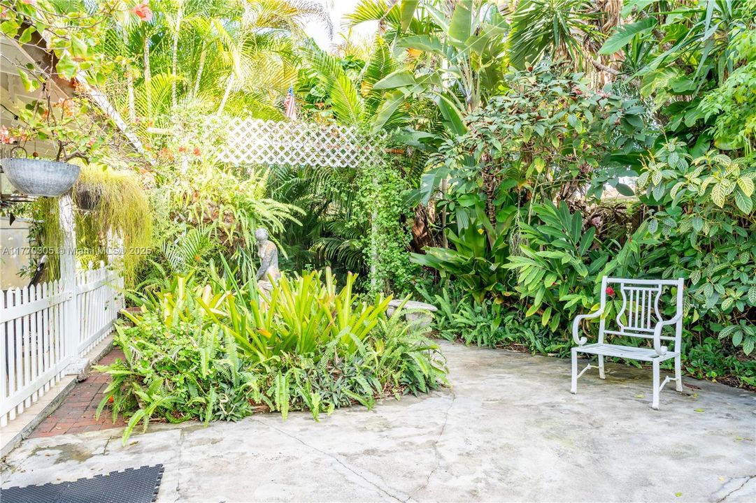 Recently Sold: $510,000 (3 beds, 2 baths, 1551 Square Feet)