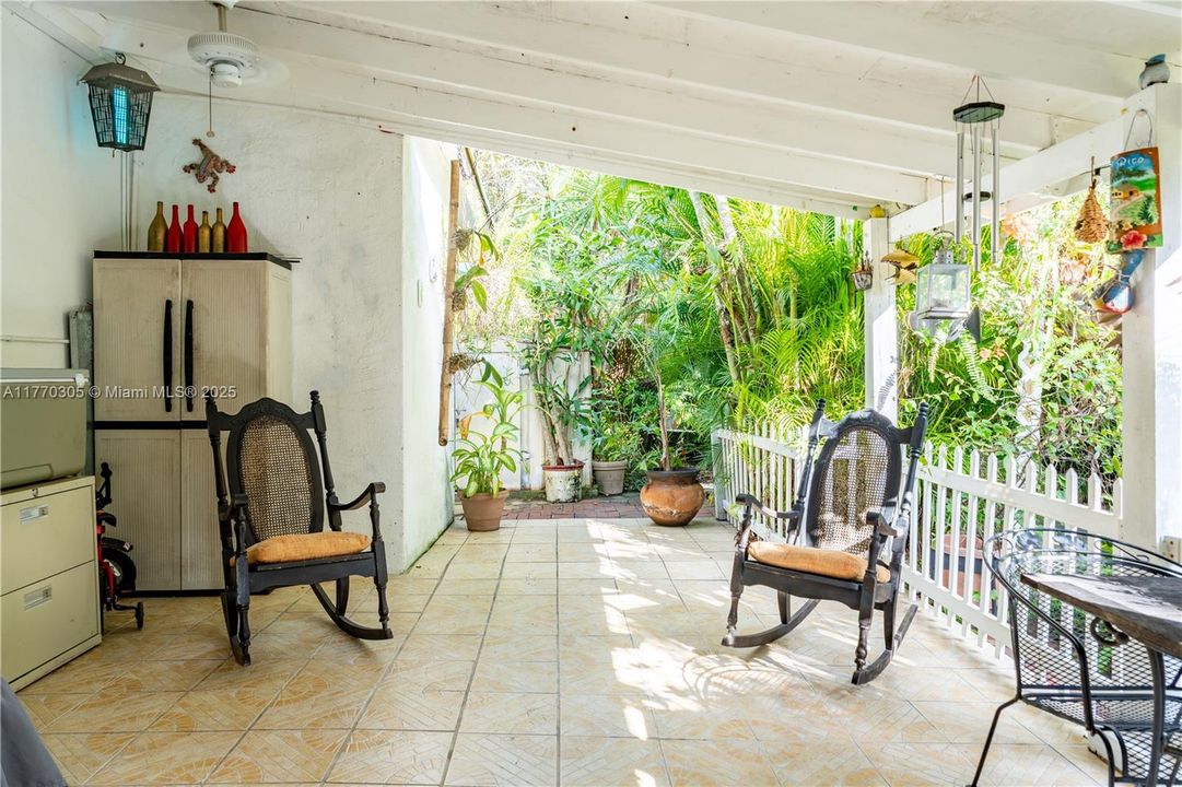 Recently Sold: $510,000 (3 beds, 2 baths, 1551 Square Feet)