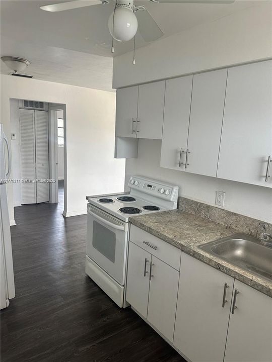 Recently Rented: $1,600 (1 beds, 1 baths, 870 Square Feet)