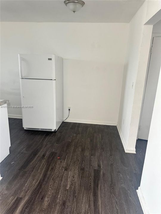 Recently Rented: $1,600 (1 beds, 1 baths, 870 Square Feet)