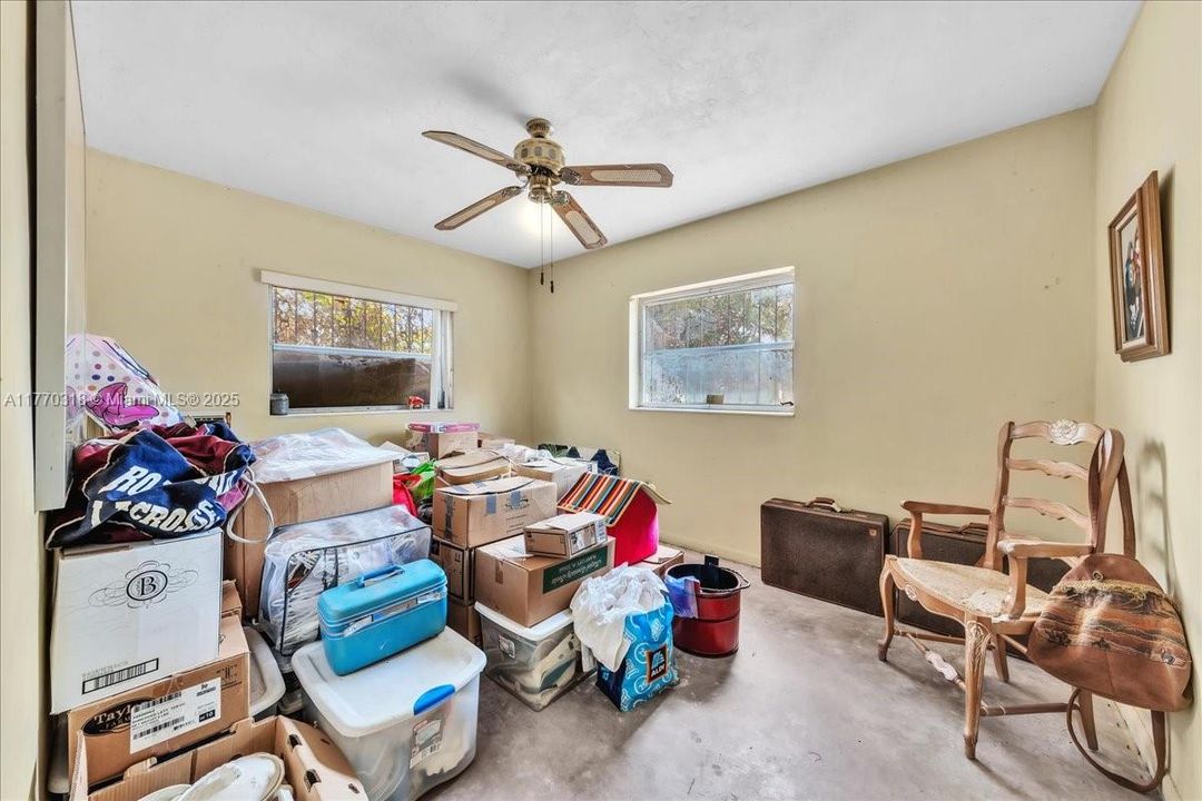 Recently Sold: $435,000 (3 beds, 1 baths, 1058 Square Feet)