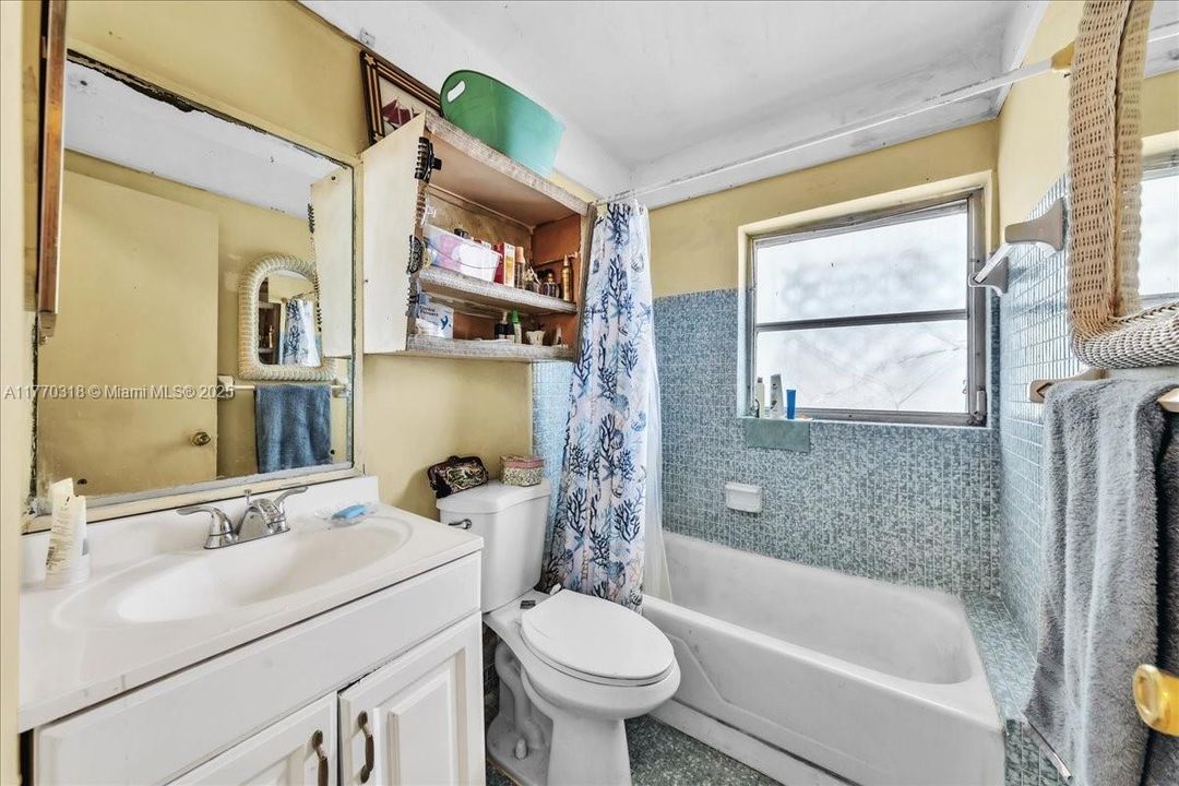 Recently Sold: $435,000 (3 beds, 1 baths, 1058 Square Feet)