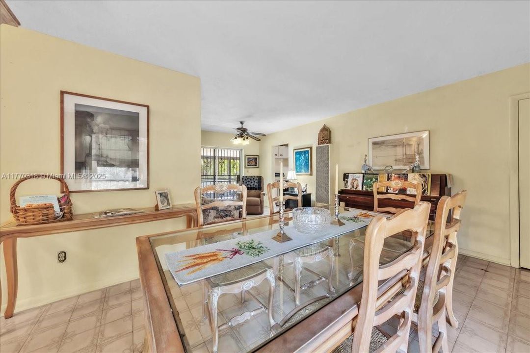 Recently Sold: $435,000 (3 beds, 1 baths, 1058 Square Feet)