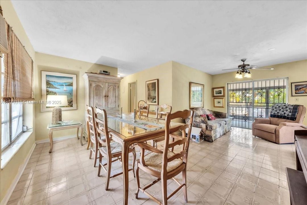 Recently Sold: $435,000 (3 beds, 1 baths, 1058 Square Feet)