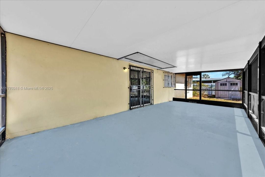 Recently Sold: $435,000 (3 beds, 1 baths, 1058 Square Feet)