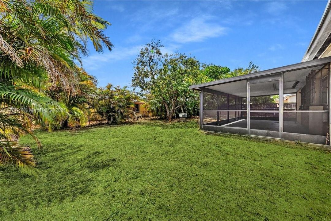 Recently Sold: $435,000 (3 beds, 1 baths, 1058 Square Feet)