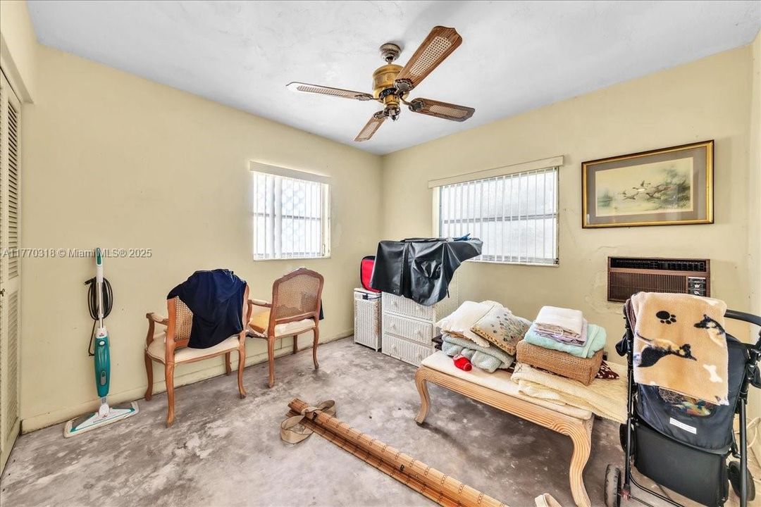 Recently Sold: $435,000 (3 beds, 1 baths, 1058 Square Feet)