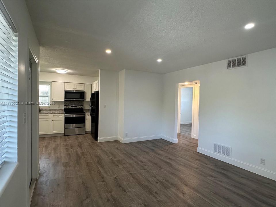 Недавно арендовано: $1,895 (2 спален, 1 ванн, 0 Квадратных фут)