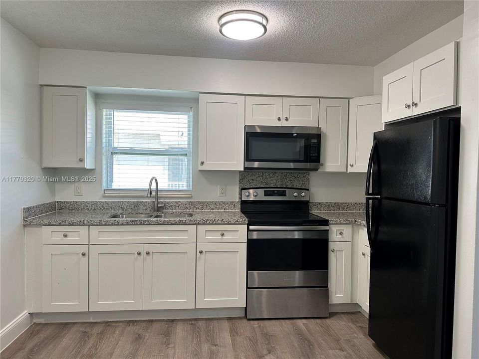 Недавно арендовано: $1,895 (2 спален, 1 ванн, 0 Квадратных фут)