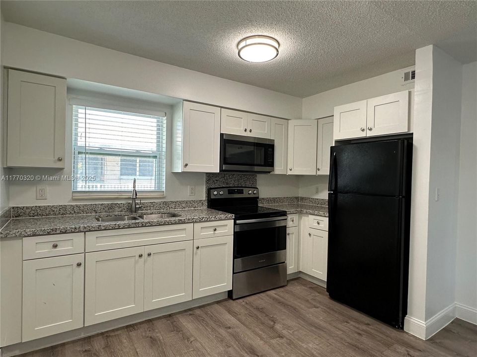 Недавно арендовано: $1,895 (2 спален, 1 ванн, 0 Квадратных фут)