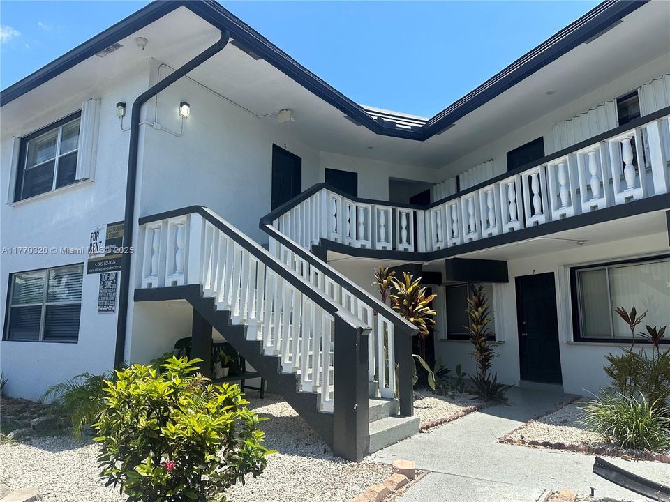 Недавно арендовано: $1,895 (2 спален, 1 ванн, 0 Квадратных фут)