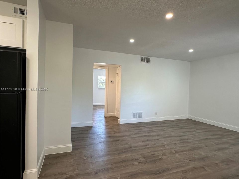 Недавно арендовано: $1,895 (2 спален, 1 ванн, 0 Квадратных фут)