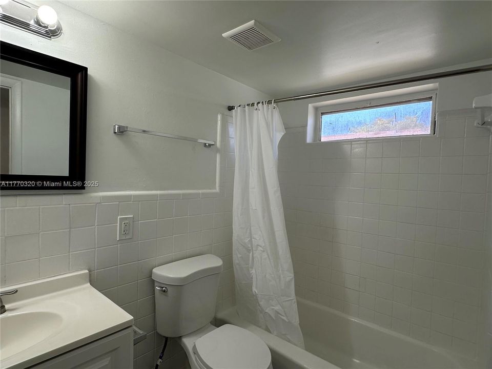 Недавно арендовано: $1,895 (2 спален, 1 ванн, 0 Квадратных фут)