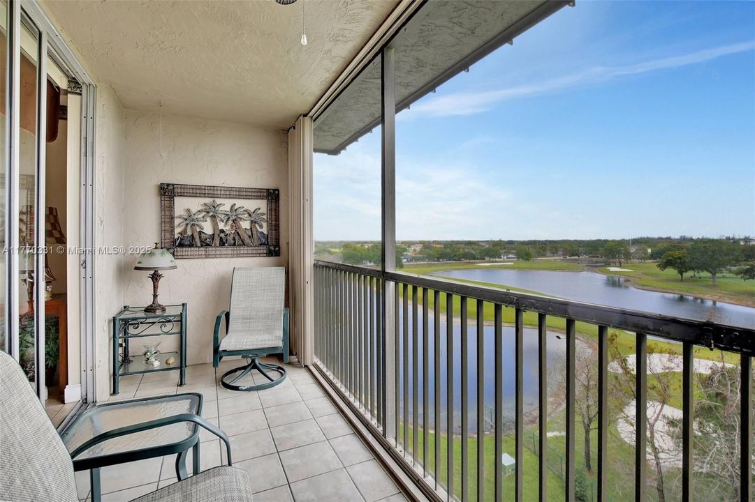 Vendido Recientemente: $269,900 (2 camas, 2 baños, 1180 Pies cuadrados)