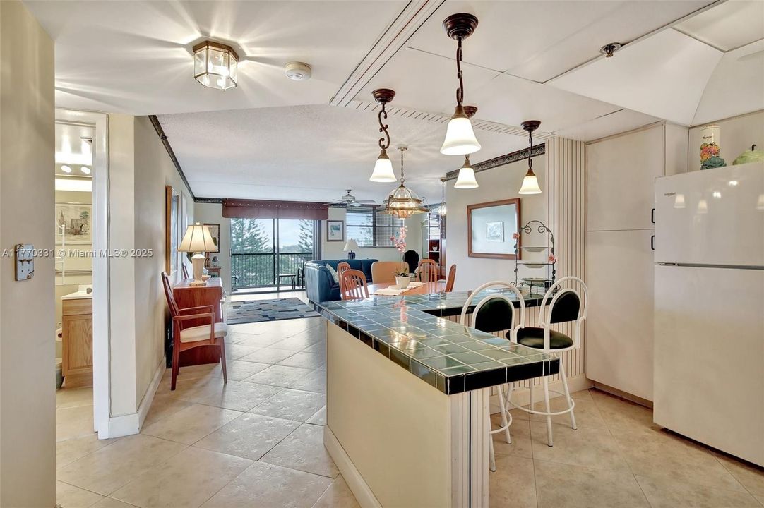 Vendido Recientemente: $269,900 (2 camas, 2 baños, 1180 Pies cuadrados)