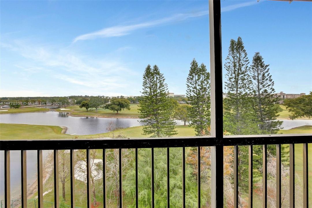 Vendido Recientemente: $269,900 (2 camas, 2 baños, 1180 Pies cuadrados)