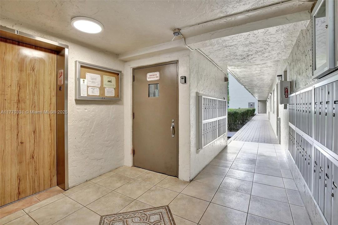 Vendido Recientemente: $269,900 (2 camas, 2 baños, 1180 Pies cuadrados)