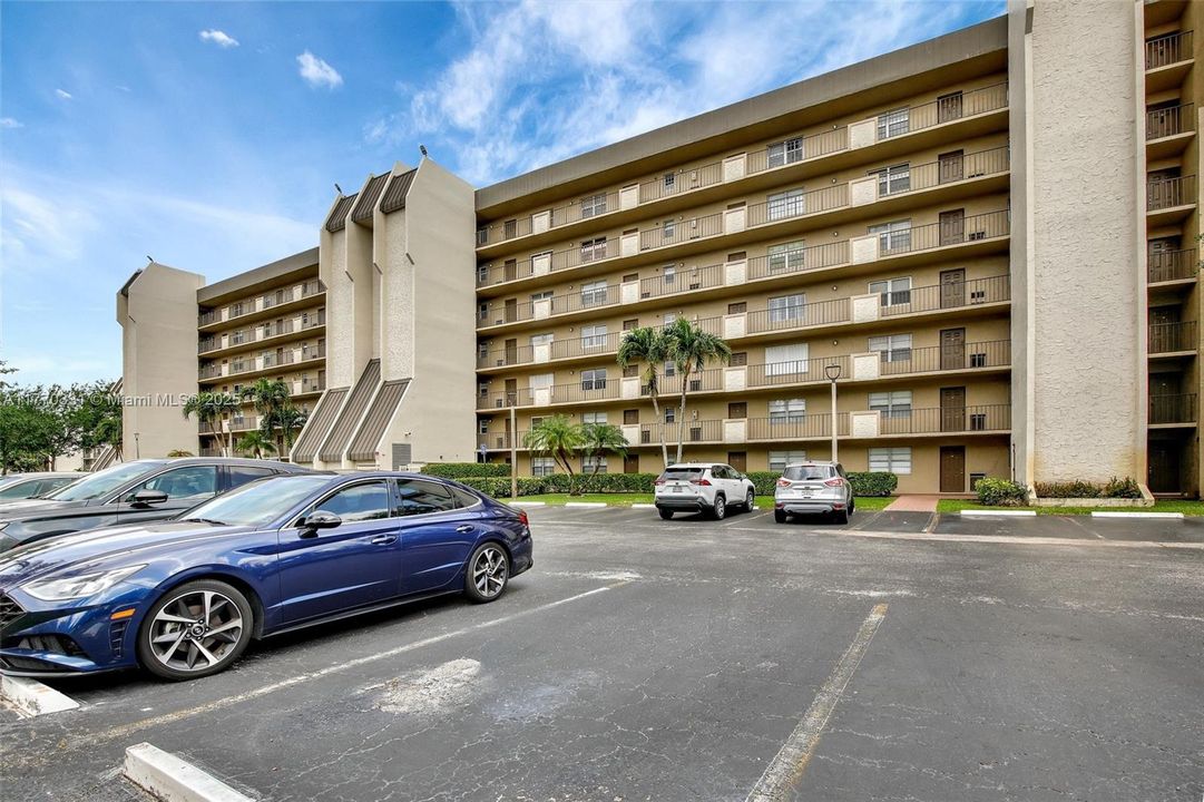 Vendido Recientemente: $269,900 (2 camas, 2 baños, 1180 Pies cuadrados)