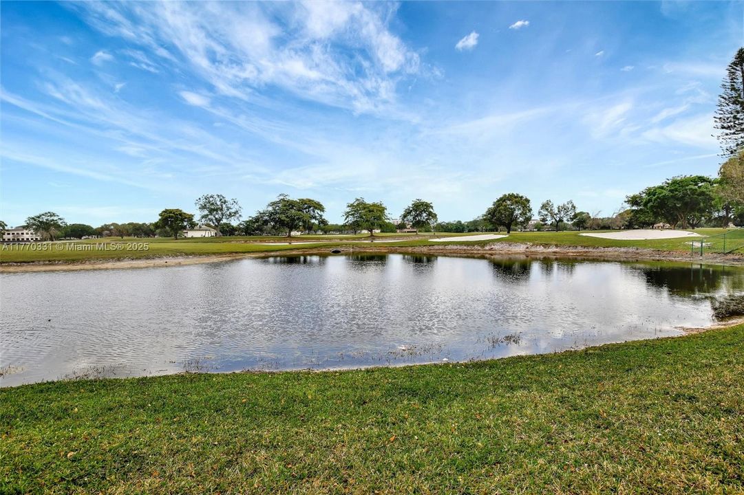 Vendido Recientemente: $269,900 (2 camas, 2 baños, 1180 Pies cuadrados)