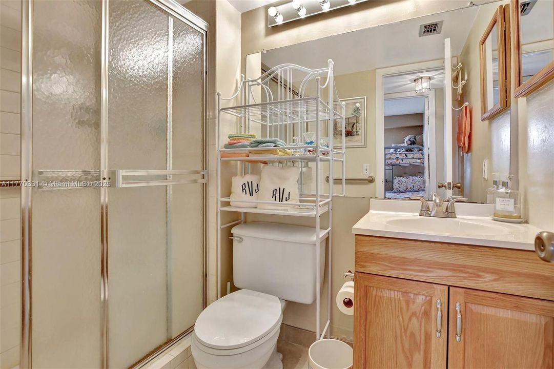 Vendido Recientemente: $269,900 (2 camas, 2 baños, 1180 Pies cuadrados)