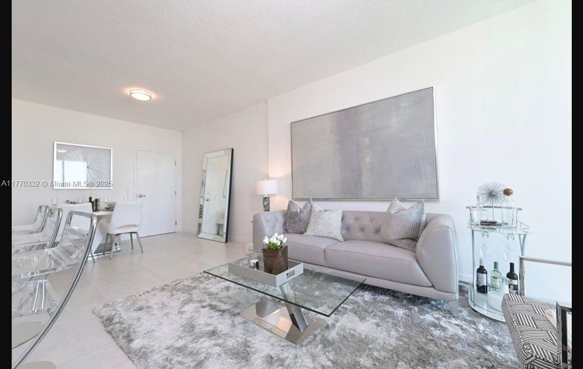 Recientemente alquilado: $2,450 (1 camas, 2 baños, 0 Pies cuadrados)