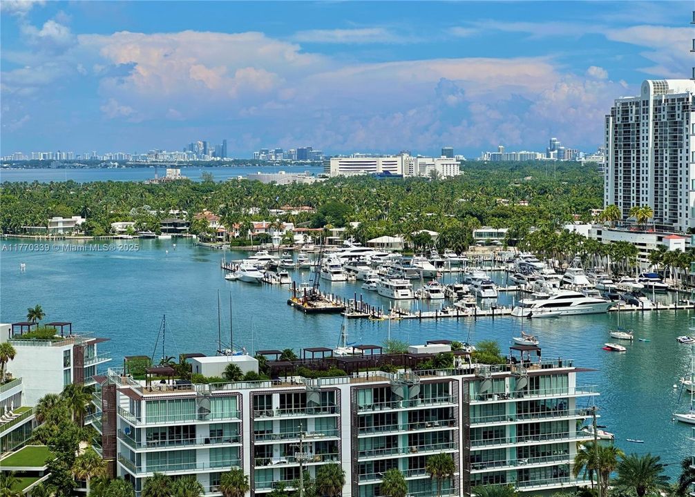 Recently Rented: $8,750 (2 beds, 2 baths, 1733 Square Feet)