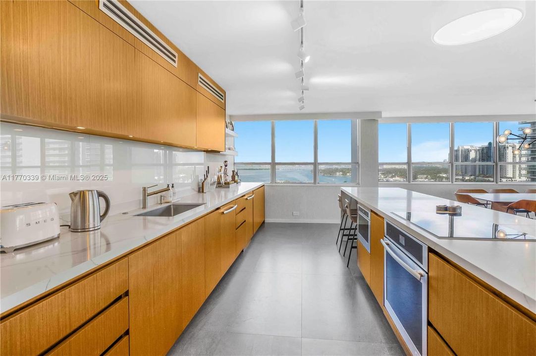 Recently Rented: $8,750 (2 beds, 2 baths, 1733 Square Feet)