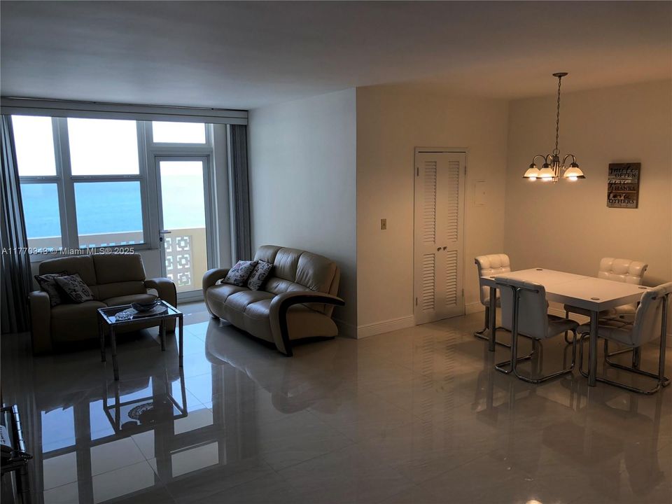 Недавно продано: $750,000 (2 спален, 2 ванн, 1134 Квадратных фут)