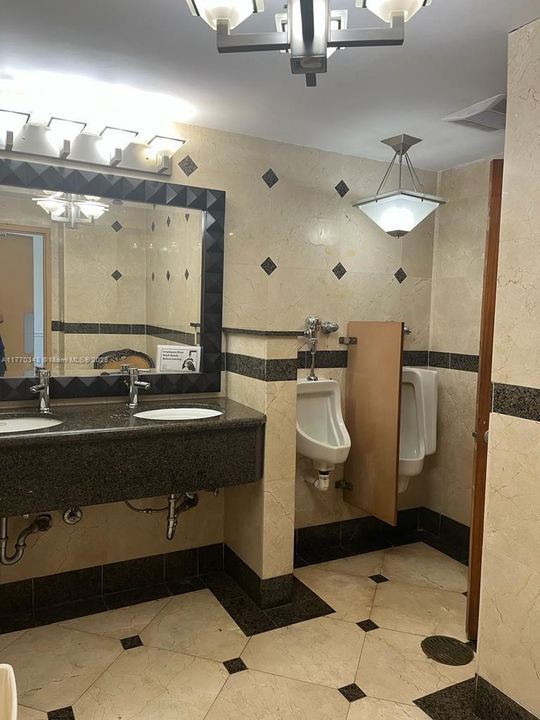 Недавно продано: $750,000 (2 спален, 2 ванн, 1134 Квадратных фут)