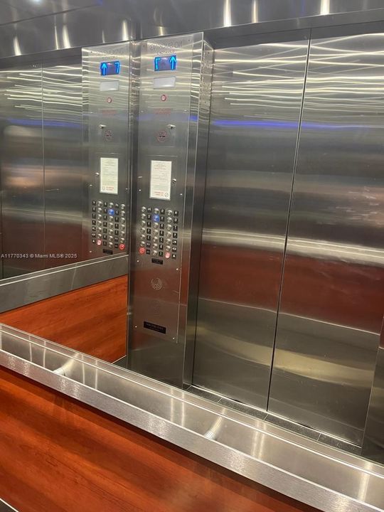 Недавно продано: $750,000 (2 спален, 2 ванн, 1134 Квадратных фут)