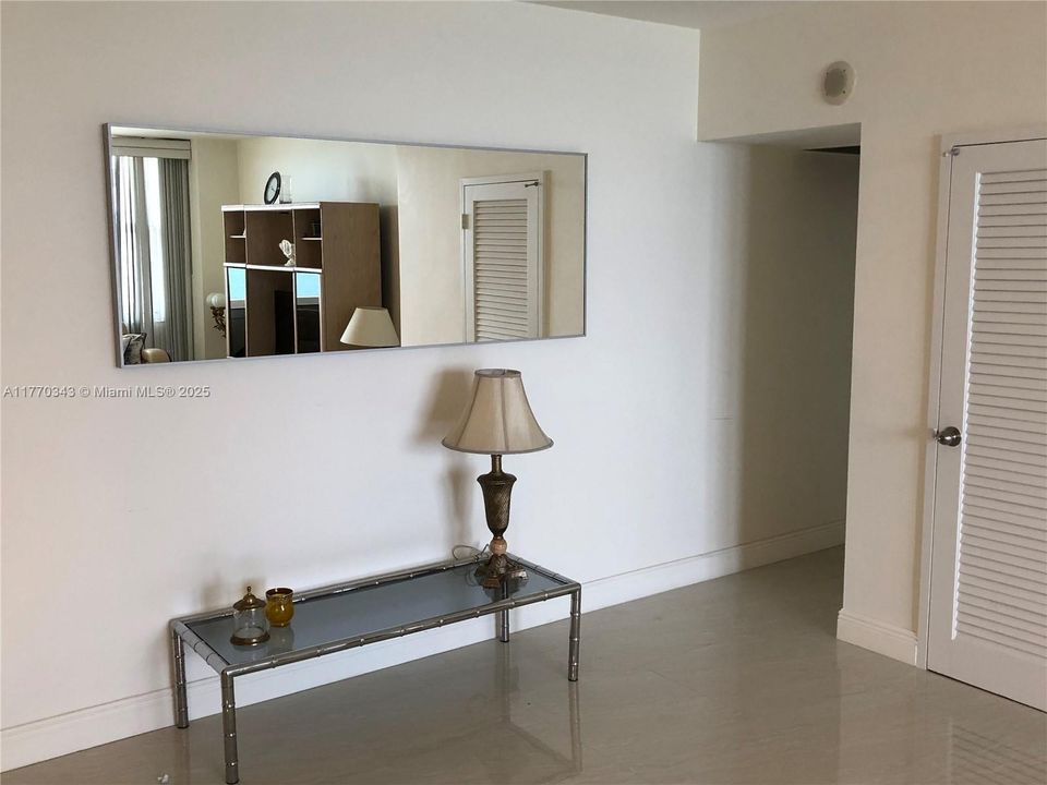 Недавно продано: $750,000 (2 спален, 2 ванн, 1134 Квадратных фут)