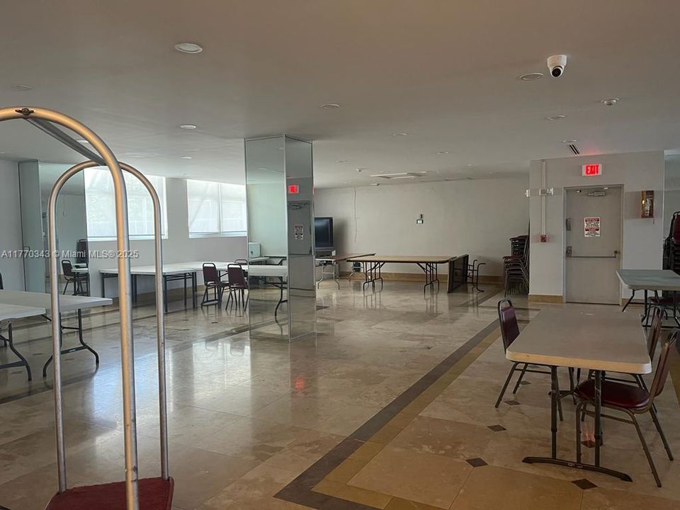 Недавно продано: $750,000 (2 спален, 2 ванн, 1134 Квадратных фут)