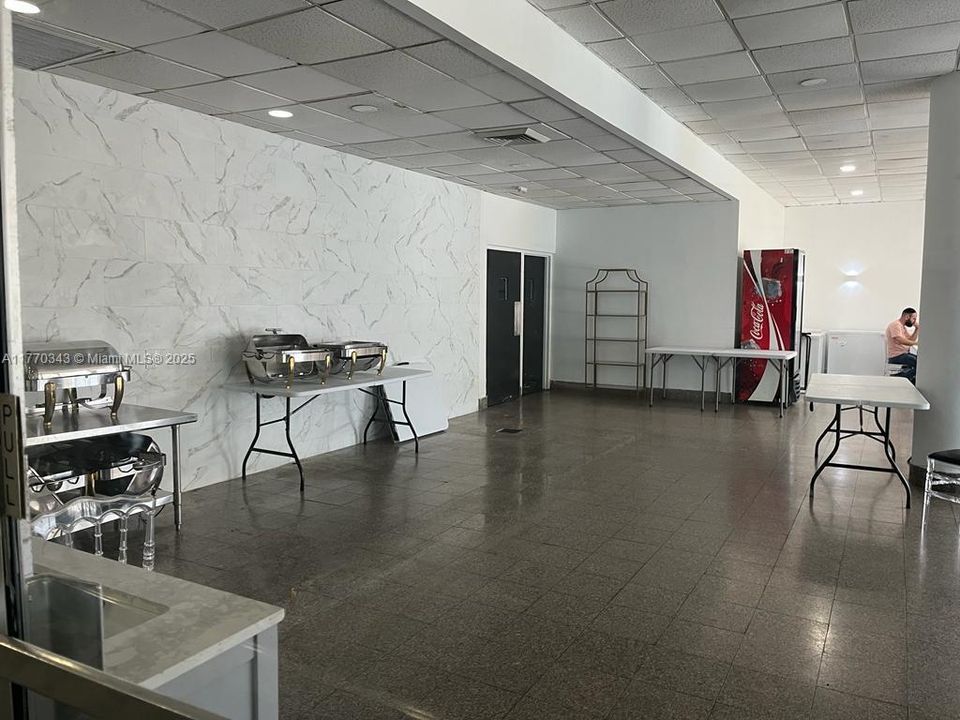 Недавно продано: $750,000 (2 спален, 2 ванн, 1134 Квадратных фут)