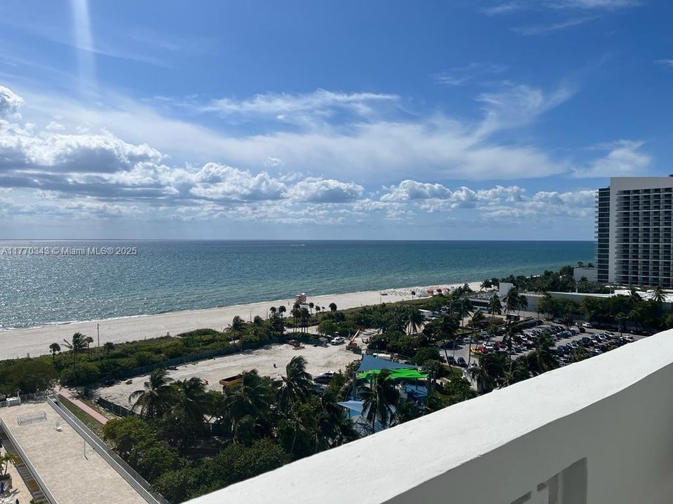 Недавно продано: $750,000 (2 спален, 2 ванн, 1134 Квадратных фут)