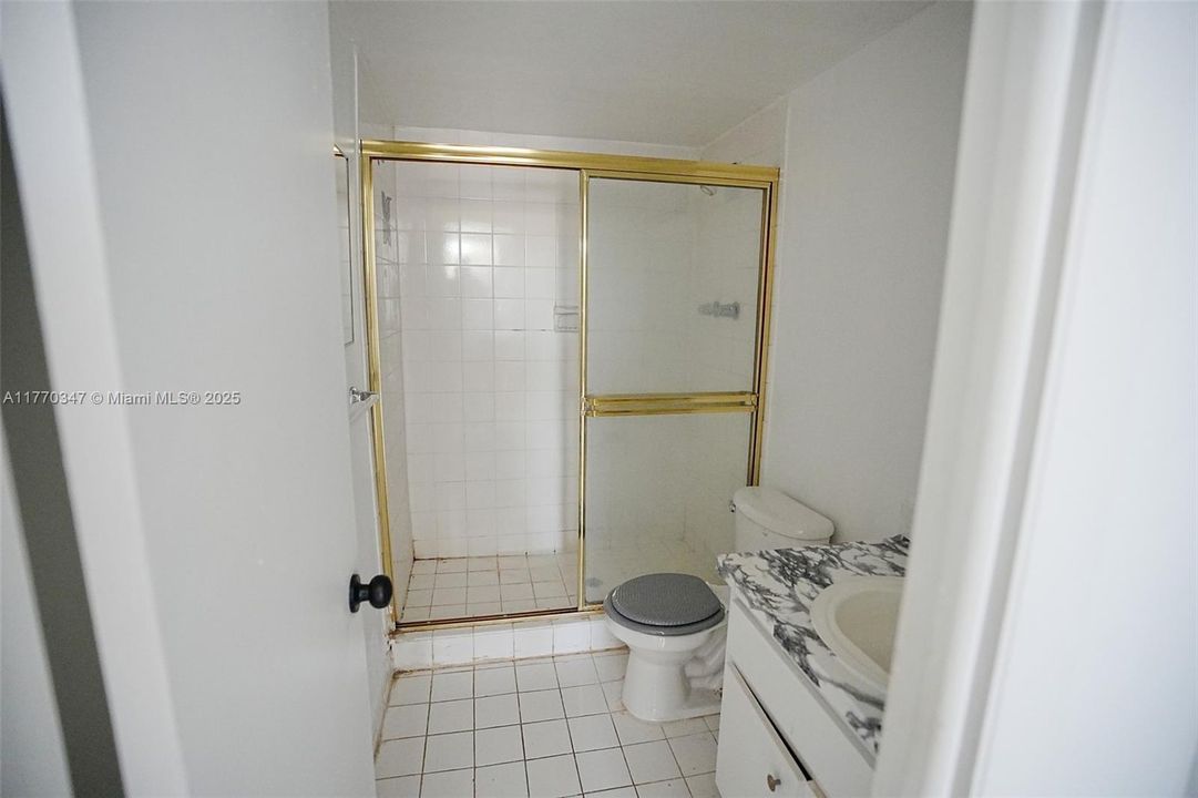 合同活跃: $280,000 (2 贝兹, 2 浴室, 1178 平方英尺)