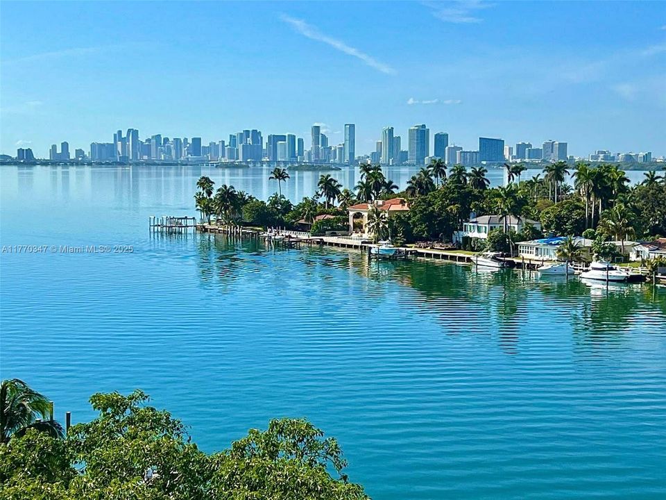 合同活跃: $280,000 (2 贝兹, 2 浴室, 1178 平方英尺)