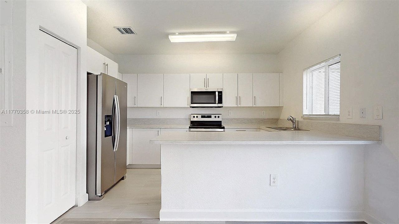 Recently Rented: $2,500 (3 beds, 2 baths, 0 Square Feet)