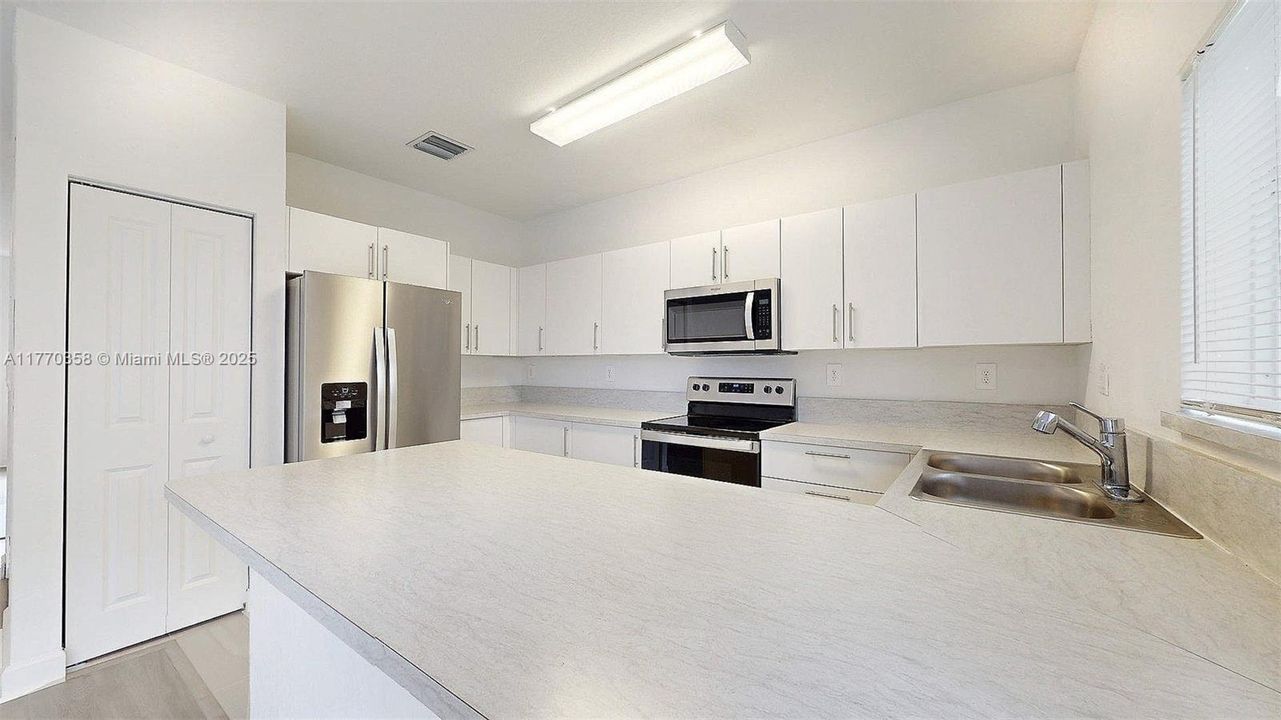 Recently Rented: $2,500 (3 beds, 2 baths, 0 Square Feet)