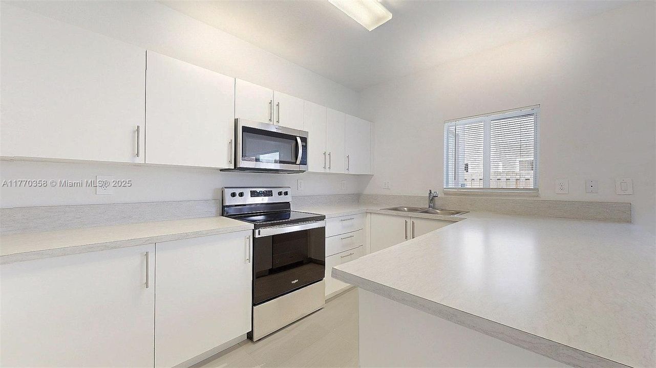 Recently Rented: $2,500 (3 beds, 2 baths, 0 Square Feet)