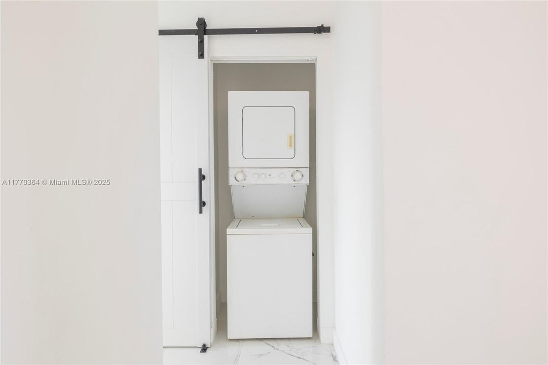 Recently Rented: $1,850 (1 beds, 1 baths, 546 Square Feet)