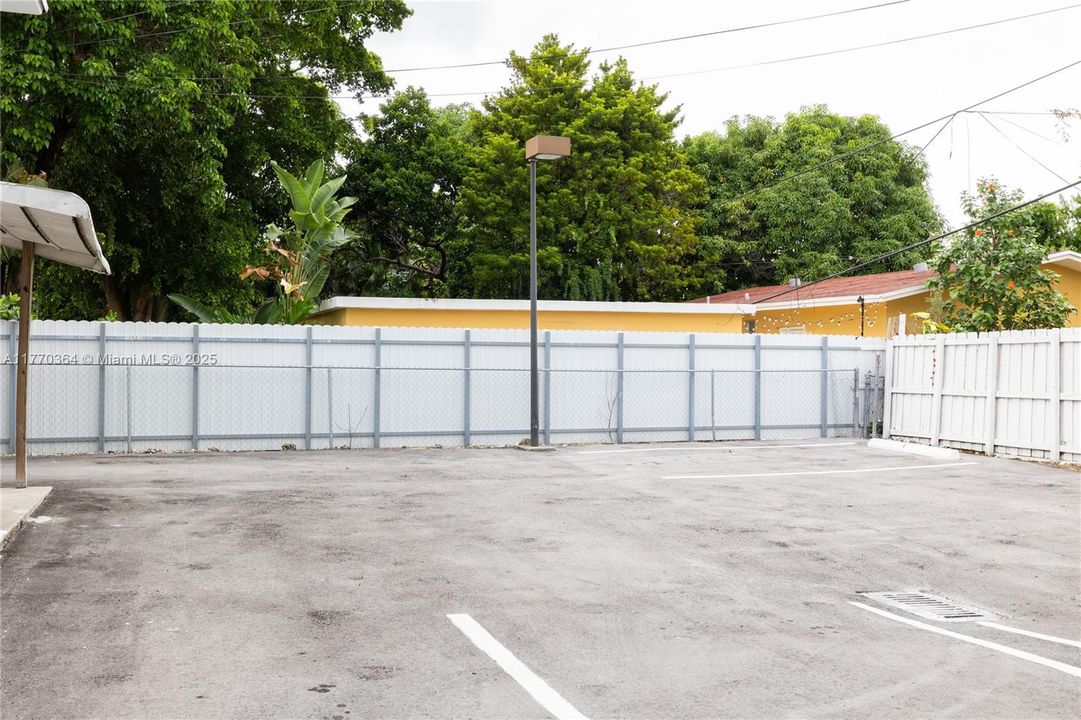 Recently Rented: $1,850 (1 beds, 1 baths, 546 Square Feet)