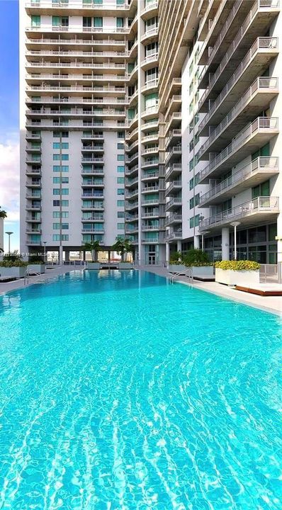 Recently Rented: $3,100 (1 beds, 1 baths, 795 Square Feet)