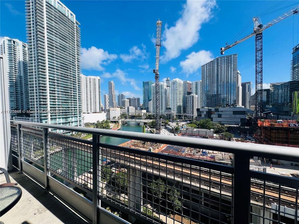 Recently Rented: $3,100 (1 beds, 1 baths, 795 Square Feet)