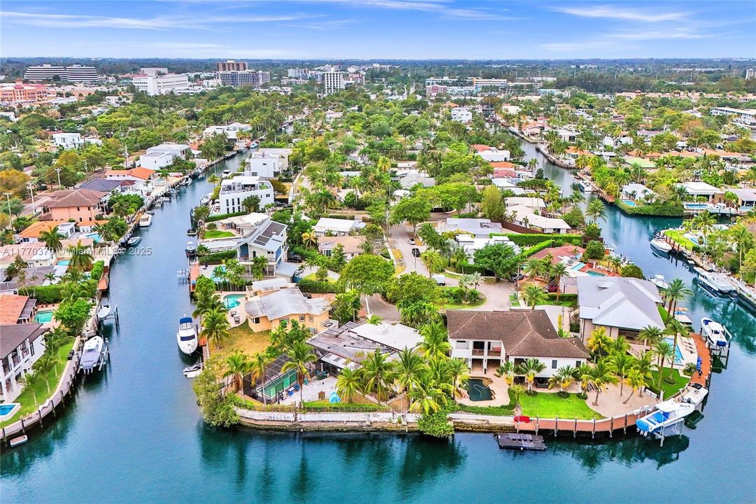 Active With Contract: $3,500,000 (4 beds, 3 baths, 3823 Square Feet)