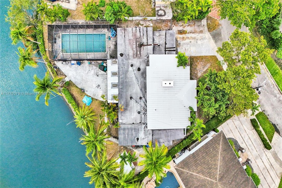 Active With Contract: $3,500,000 (4 beds, 3 baths, 3823 Square Feet)