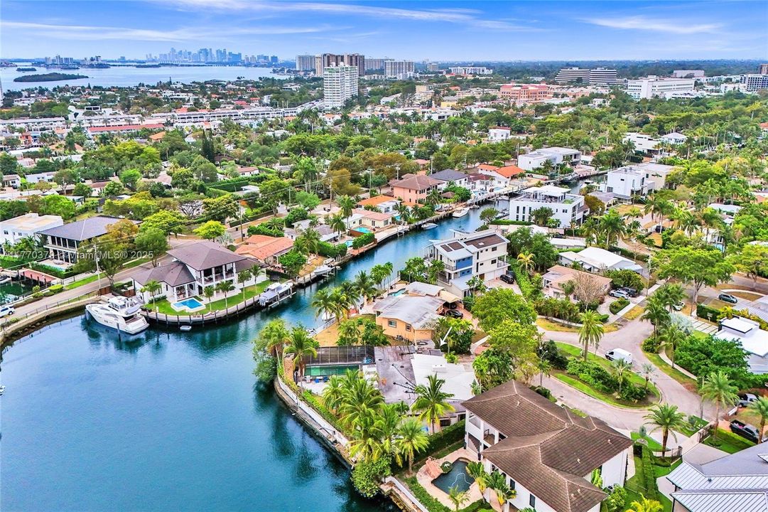 Active With Contract: $3,500,000 (4 beds, 3 baths, 3823 Square Feet)